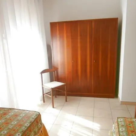 Bassi 3 Apartment