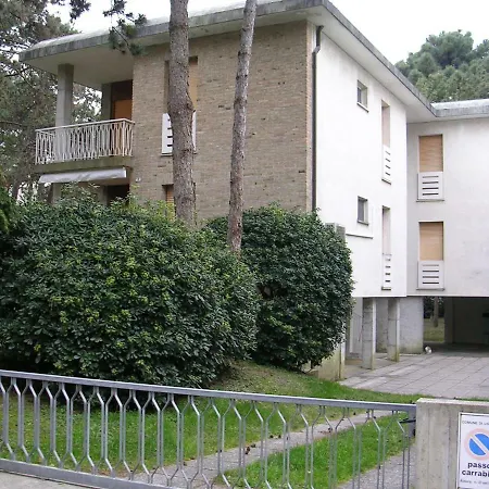 Bassi 3 Apartment *